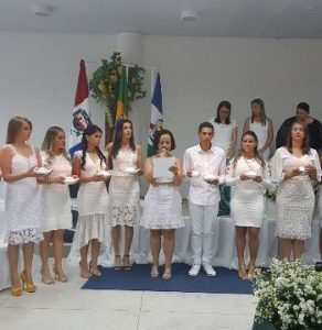 curso-de-enfermagem-realiza-cerimonia-da-passagem-da-lampada-5