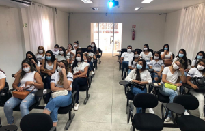 Estudantes- e- Professores -do- curso- de- Enfermagem- realizam- visita- técnica- ao- Avant -Atacarejo-(16)